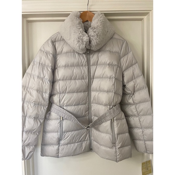 Michael Kors Faux Fur Trim Quilted Nylon Belted Puffer Coat in Large - Picture 5 of 15